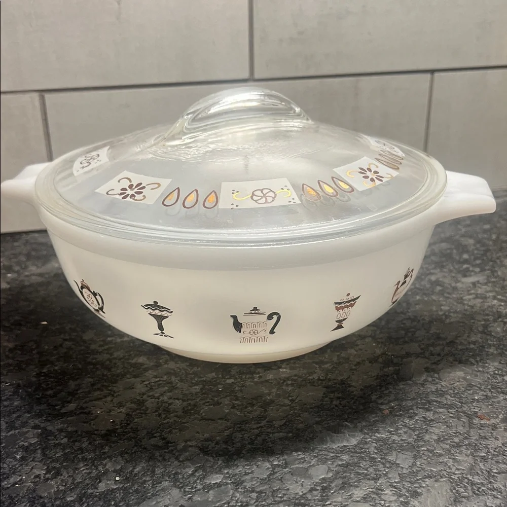 Vintage Milk Glass Casserole Dish with Lid by Glass Bake. 2qt
